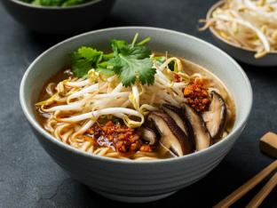 Vegan Tonkotsu Noodle Soup (Gluten Free) Vegan Tonkotsu Noodle Soup (Gluten Free)