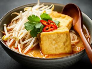 Tom Yum Noodle Soup with Tofu (Gluten Free) Tom Yum Noodle Soup with Tofu (Gluten Free)