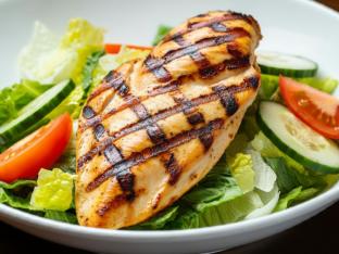 Toss Salad With Chicken and Italian Dressing