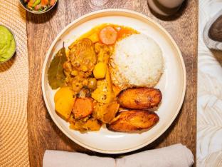 Pollo Guisado Box with White Rice [Large]
