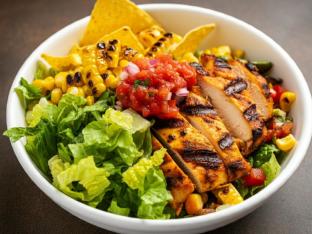 Allergen Free Sonora Salad with Grilled Chicken and Veggies