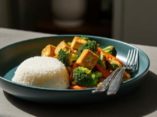 Pad Garlic with Tofu [21 oz]