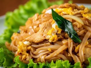 Chicken Kua Gai Noodle [21 oz]