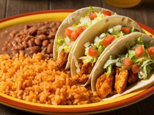 American Style Chicken Taco Box on Corn Tortillas [21oz]