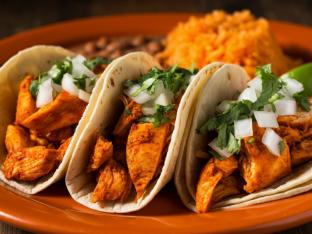 Mexican Style Chicken Taco Box on Corn Tortillas [21oz]