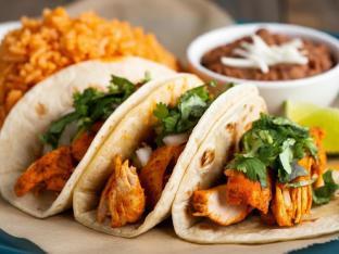 Mexican Style Chicken Taco Box [21oz]