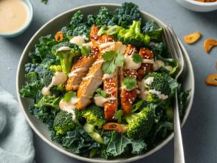 Light Carb Teriyaki Chicken Salad Bowl