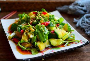 Cucumber Salad With Garlic Sauce