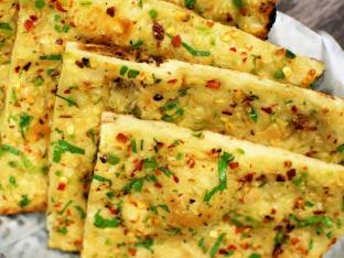 Burnt Garlic Chili Naan