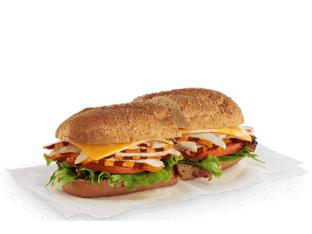 Spicy Chilled Grilled Chicken Sub with Side Salad Packaged Meal