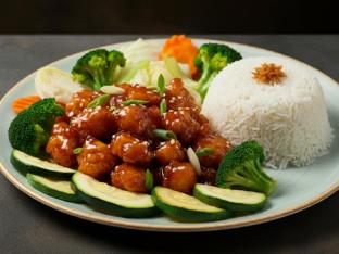 General Tso's Chicken, Steamed Rice and Mixed Veggies [Large]