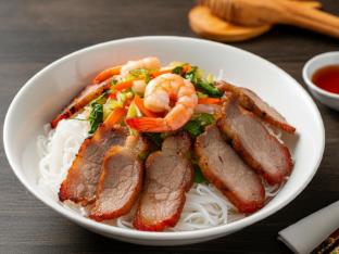 Vermicelli Bowl with Grilled Pork + Netted Eggrolls [Large]