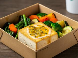 Light Carb Glazed Tofu Box Light Carb Glazed Tofu Box