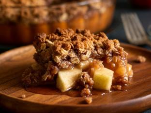 Apple Crisp with Cinnamon Oat Streusel