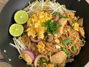 Street Fried Noodle with Chicken