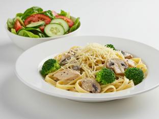 Fettucine Alfredo with Chicken Boxed Meal [Large]