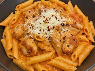 Penne Vodka with Chicken Box