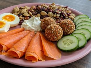 VEGAN Light Carb Smoked Salmon VEGAN Light Carb Smoked Salmon