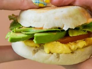 Spicy Avocado, Egg and Cheese Sandwich Spicy Avocado, Egg and Cheese Sandwich