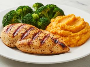Cajun Grilled Chicken Boxed Lunch Combo (Dairy-Free, Gluten-Free) with Broccoli Cajun Grilled Chicken Boxed Lunch Combo (Dairy-Free, Gluten-Free) with Broccoli
