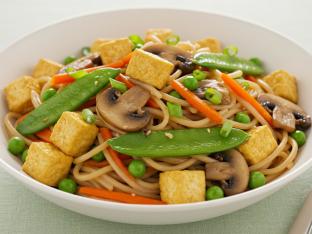 Vegetarian Golden Noodles with Tofu Vegetarian Golden Noodles with Tofu