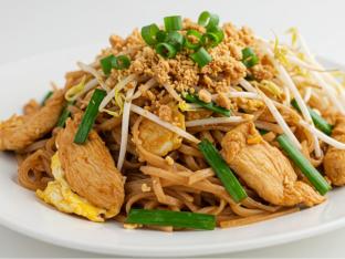 Pad Thai with Chicken Pad Thai with Chicken