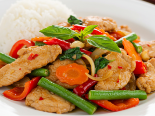 Spicy Basil Sauce Stir Fry with Chicken Spicy Basil Sauce Stir Fry with Chicken