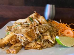 Pad Thai Noodles with Tofu Pad Thai Noodles with Tofu