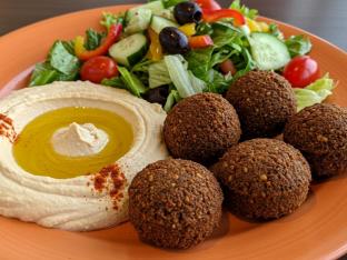 Falafel with Hummus and House Salad (Vegan, Light Carb) Falafel with Hummus and House Salad (Vegan, Light Carb)