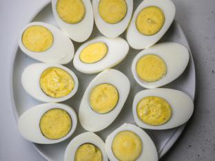 Eggs Eggs