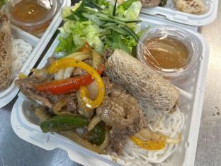 Vermicelli Bowl with Beef + Netted Eggrolls [Large]