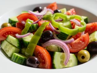 Horiatiki Entree Salad (no feta)