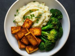 Baked Tofu with Mashed Potatoes and Seasoned Broccoli