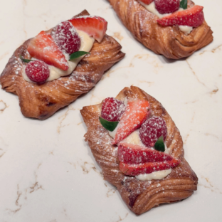 Petite Fruit Croissant