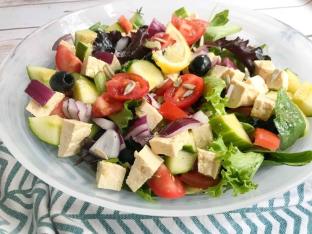 Vegan Mediterranean Salad (no cheese)