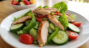Allergen Free Garden Salad Box with Grilled Chicken