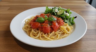 Spaghetti with Marinara and Salad