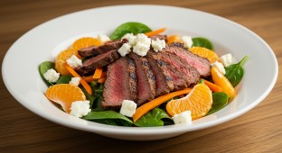 Ribeye Spinach and Mandarin Entree Salad with Asian Vinaigrette