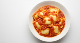 Three Cheese Ravioli with Red Sauce with Side Salad