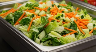 Classic Tossed Salad (No Tomatoes)