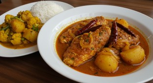 Fish Vindaloo with Aloo Gobi and Jasmine Rice