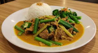 Dry Curry Beef with Coconut Rice and Garlic Broccoli