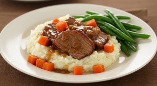 Braised Pork Bourguignon with Mashed Potatoes and Green Beans