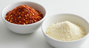 Red Pepper Flakes & Parmesan Cheese Packets