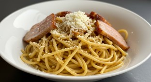 Garlic Noodles with Pork