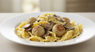 Mushroom and White Truffle Oil with Creste Di Gallo Pasta and Chicken Meatball
