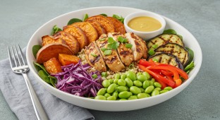 Thai Rice Entree Salad Bowl with Grilled Chicken
