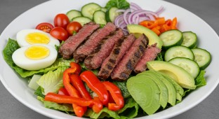 Roasted Cobb with Steak Salad Box