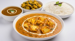 Vegetarian Paneer Makhani, Dal Makhani, Aloo Gobi and Basmati Rice (NO Garlic)