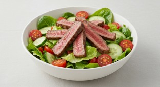 Garden Salad with Grilled Steak